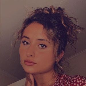 Meet your Posher, Juliette